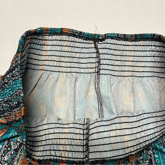 Women's Multicolor Paisley Patterned Shorts - Picture 4 of 8